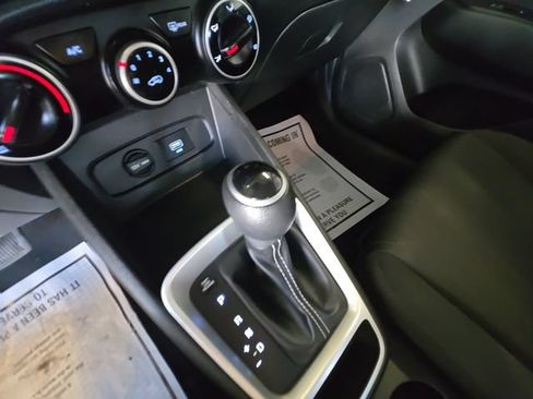 Used 2020 Hyundai Venue SE FWD image 18