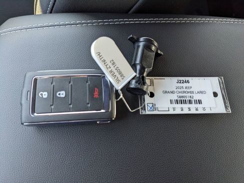 New 2025 Jeep Grand Cherokee Laredo image 29