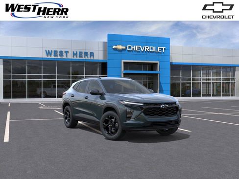 Used 2026 Chevrolet Trax LT w/ Driver Confidence Package FWD image 1