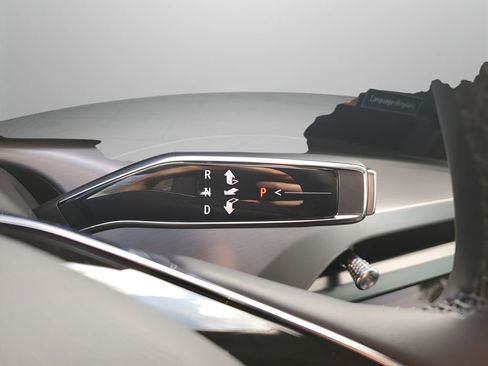 New 2026 Cadillac Vistiq Sport image 37