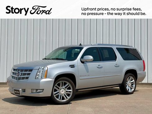 Used 2013 Cadillac Escalade ESV Platinum AWD/4WD image 1