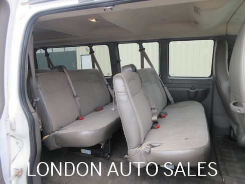 Used 2018 Chevrolet Express 3500 LT w/ LT Preferred Equipment Group RWD image 14