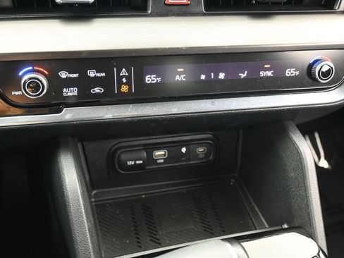 Used 2025 Kia Sportage EX FWD image 22