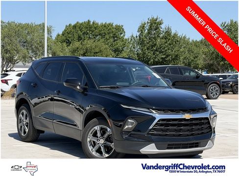 Certified 2024 Chevrolet Blazer LT w/ Convenience Package FWD image 2