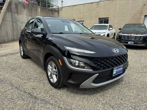 Used 2023 Hyundai Kona SE w/ Cargo Package AWD/4WD image 8
