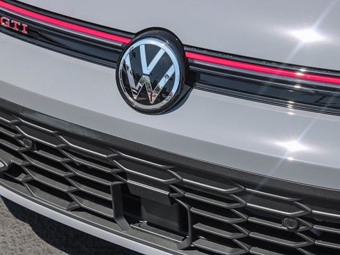 Used 2026 Volkswagen GTI SE FWD image 6