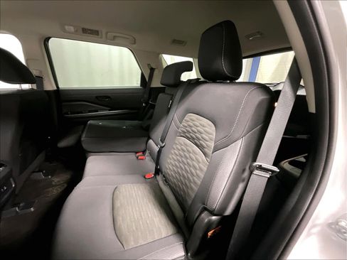 Certified 2024 Nissan Pathfinder SV image 15