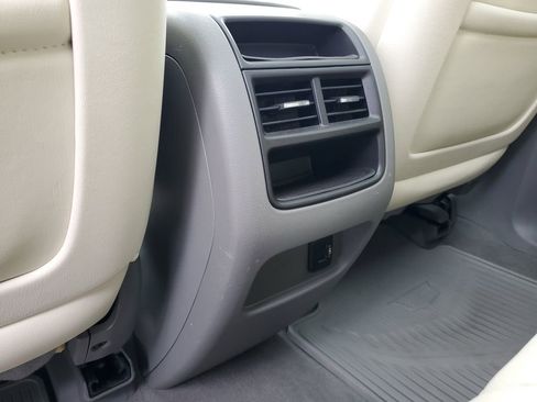 Used 2018 Cadillac XT5 Luxury w/ Driver Awareness Package image 31