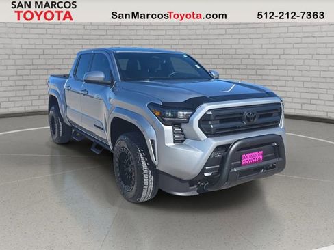 Used 2025 Toyota Tacoma SR5 image 3