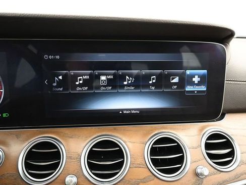 Used 2018 Mercedes-Benz E 300 4MATIC image 29