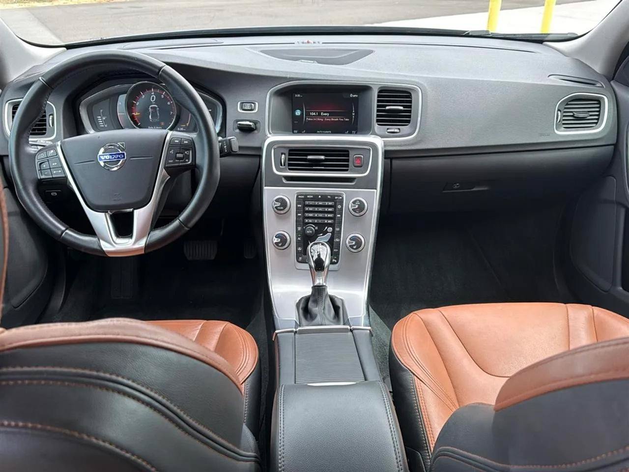 Used 2017 Volvo S60 T5 Inscription Platinum FWD image 45