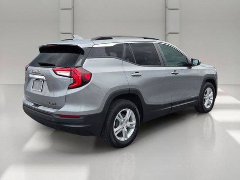 Certified 2024 GMC Terrain SLE w/ Driver Convenience Package FWD image 5