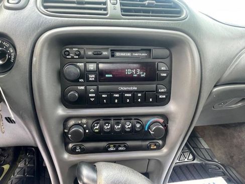 Used 2000 Oldsmobile Intrigue GX FWD image 10
