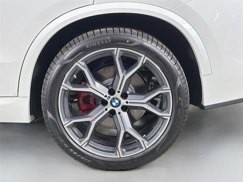 New 2026 BMW X5 xDrive40i w/ M Sport Package AWD/4WD image 32