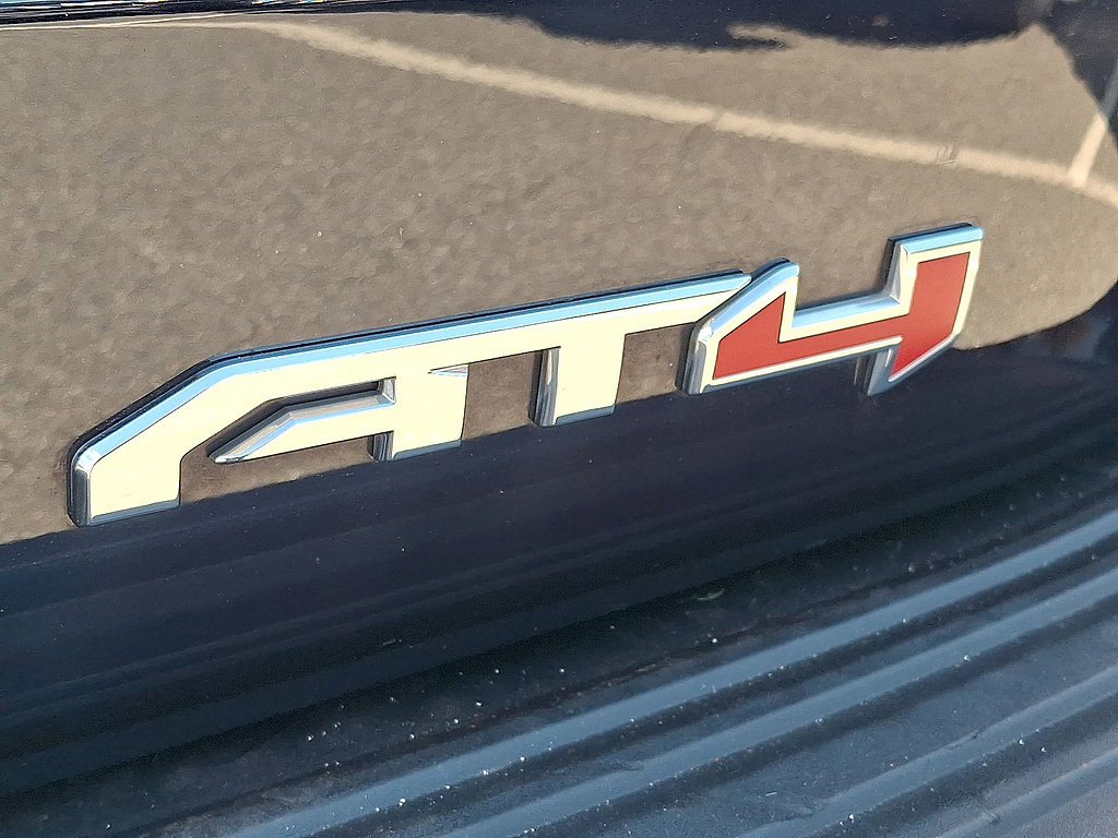 Used 2023 GMC Yukon XL AT4 AWD/4WD image 30