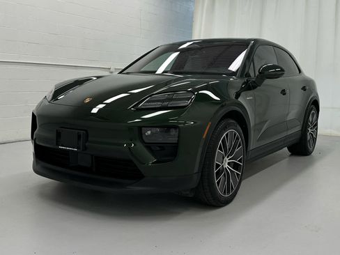 Used 2025 Porsche Macan 4 Electric w/ Premium Package AWD/4WD image 4
