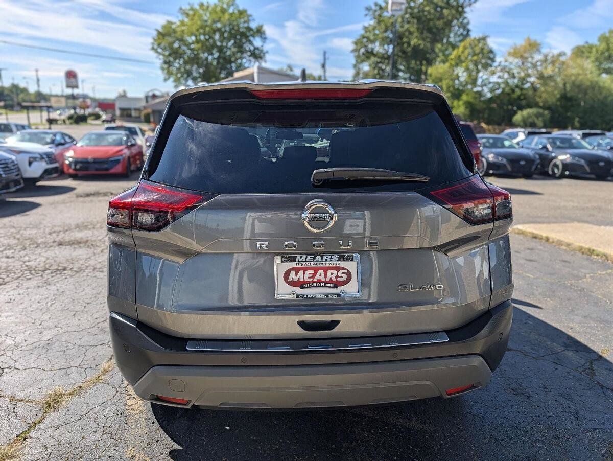 Used 2021 Nissan Rogue SL w/ Premium Package AWD/4WD image 10
