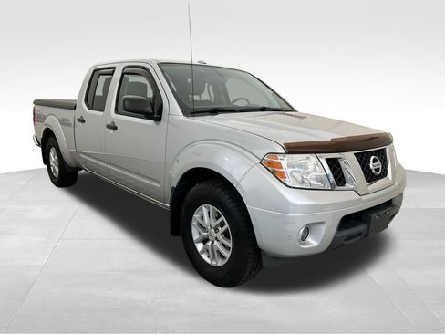 Used 2017 Nissan Frontier SV w/ SV Value Truck Package RWD image 9