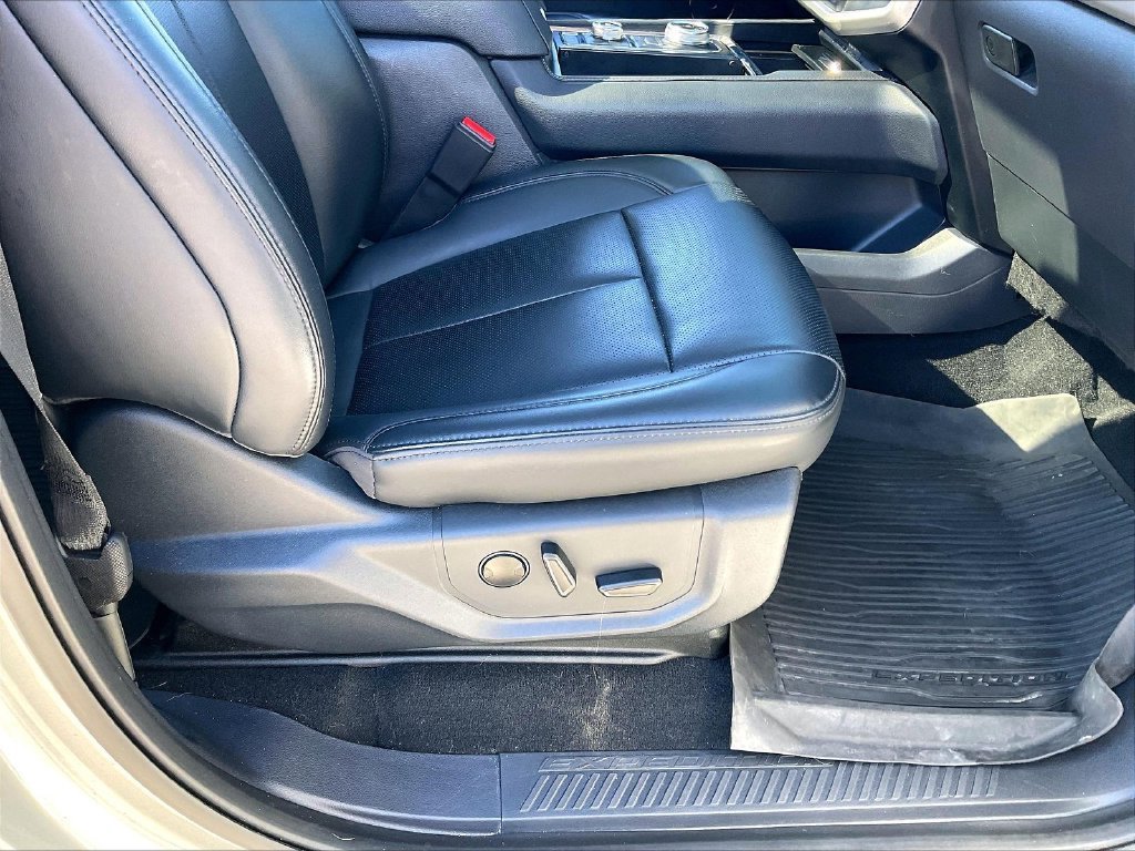 Used 2024 Ford Expedition XLT AWD/4WD image 39