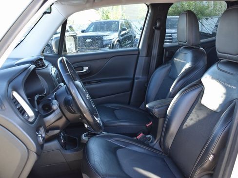 Used 2017 Jeep Renegade Trailhawk image 7