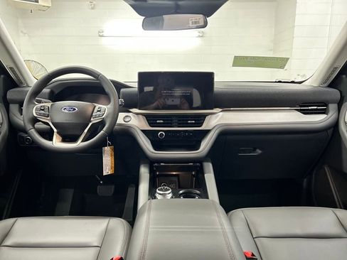 New 2025 Ford Explorer Active w/ Active Comfort Package image 8
