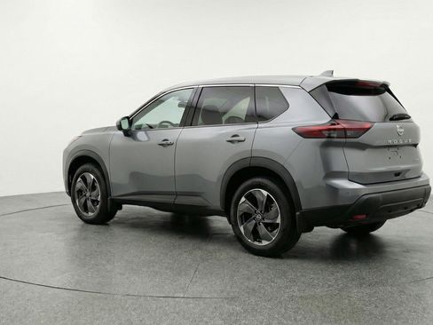 Used 2025 Nissan Rogue SV image 6