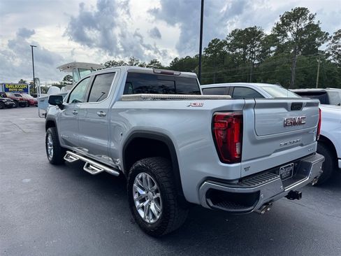 Used 2021 GMC Sierra 1500 SLT w/ SLT Premium Plus Package AWD/4WD image 6