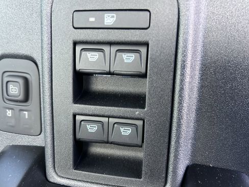 New 2025 Ford Bronco Badlands image 17