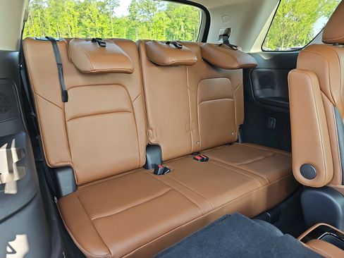 Used 2023 Nissan Pathfinder Platinum AWD/4WD image 12