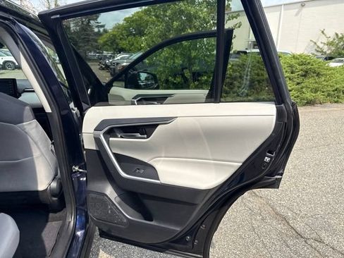 Used 2019 Toyota RAV4 XLE w/ Carpet Mat Package AWD/4WD image 34
