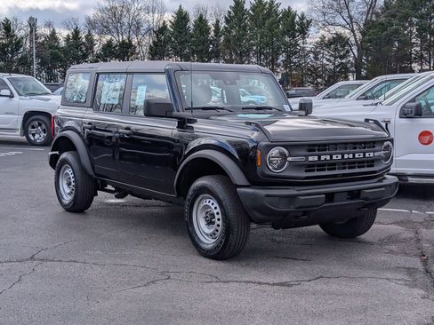 Used 2025 Ford Bronco 4-Door AWD/4WD image 3
