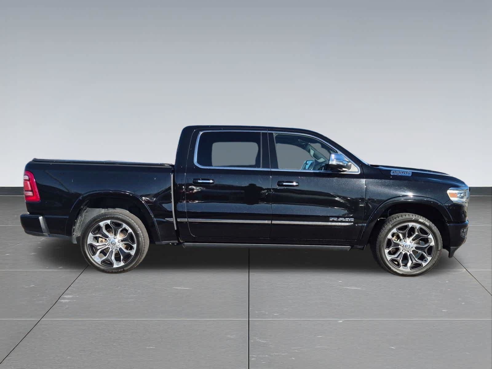 Used 2022 RAM 1500 Limited w/ Body Color Bumper Group AWD/4WD image 7