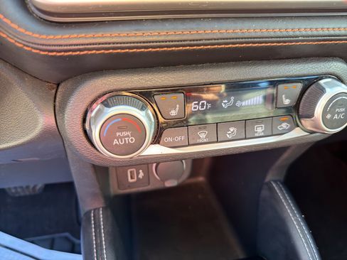 Used 2019 Nissan Kicks SR w/ SR Premium Package image 25