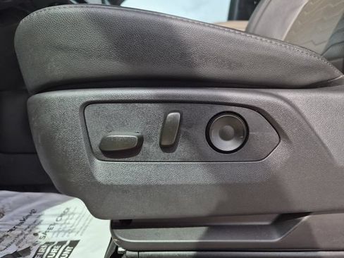 Used 2024 Chevrolet Silverado 1500 ZR2 w/ Technology Package AWD/4WD image 18