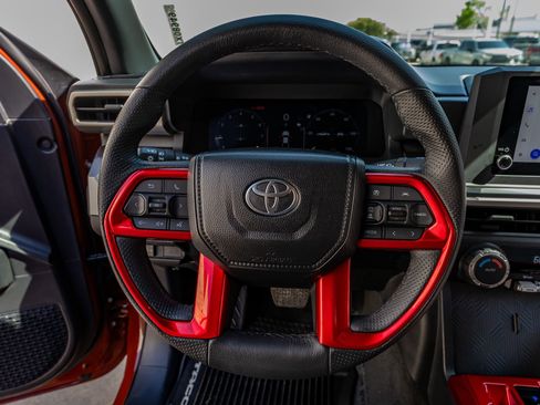 Used 2025 Toyota Tacoma TRD Off-Road image 19