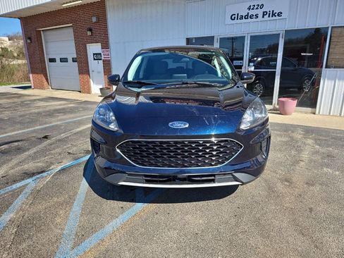 Used 2021 Ford Escape SE w/ Convenience Package image 2