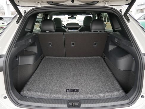 New 2026 Volkswagen Tiguan SE R-Line image 7