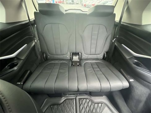 Used 2022 BMW X7 xDrive40i w/ Executive Package image 13