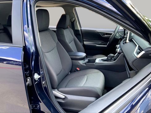 Used 2023 Toyota RAV4 XLE w/ Convenience Package FWD image 9