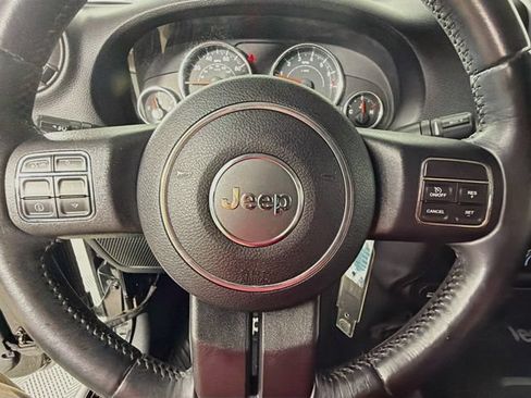 Used 2015 Jeep Wrangler Sport AWD/4WD image 12