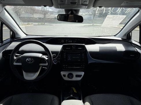 Used 2017 Toyota Prius Two image 17