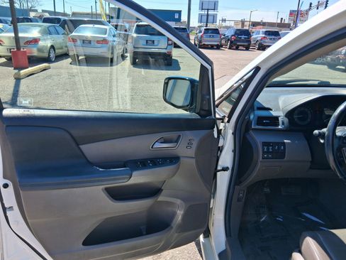 Used 2012 Honda Odyssey Touring Elite image 12