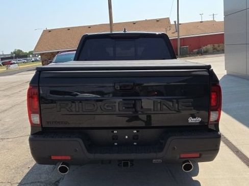 Used 2024 Honda Ridgeline Black Edition image 7