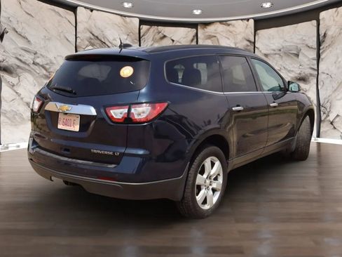 Used 2016 Chevrolet Traverse LT w/ Style and Technology Package image 5