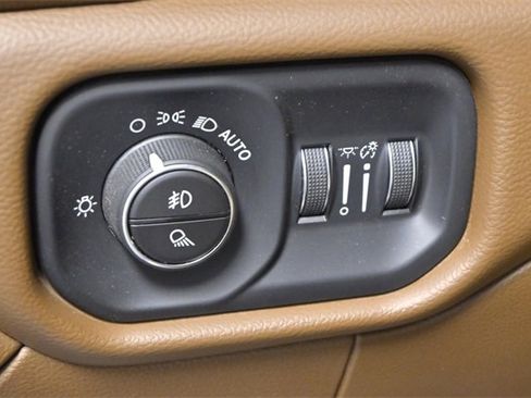 Used 2020 RAM 3500 Laramie image 20