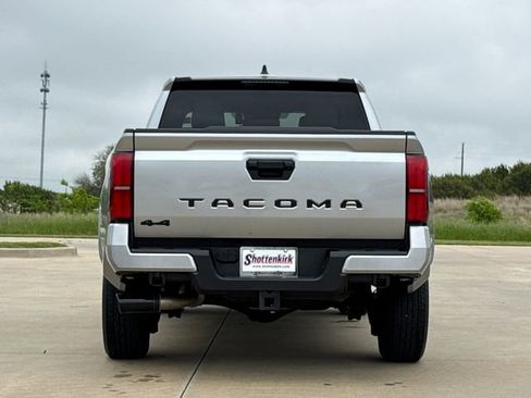 Used 2024 Toyota Tacoma SR5 AWD/4WD image 8