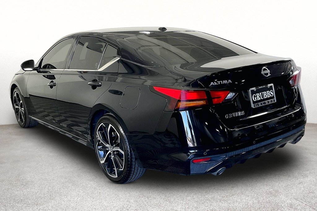 Used 2024 Nissan Altima 2.5 SR FWD image 14