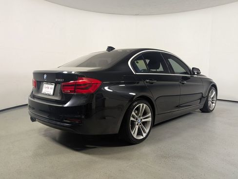 Used 2017 BMW 330i Sedan RWD image 7