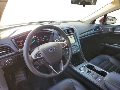 Used 2018 Ford Fusion SE w/ Equipment Group 201A image 9