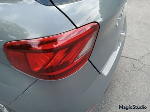 Used 2024 Hyundai Venue Limited FWD image 8